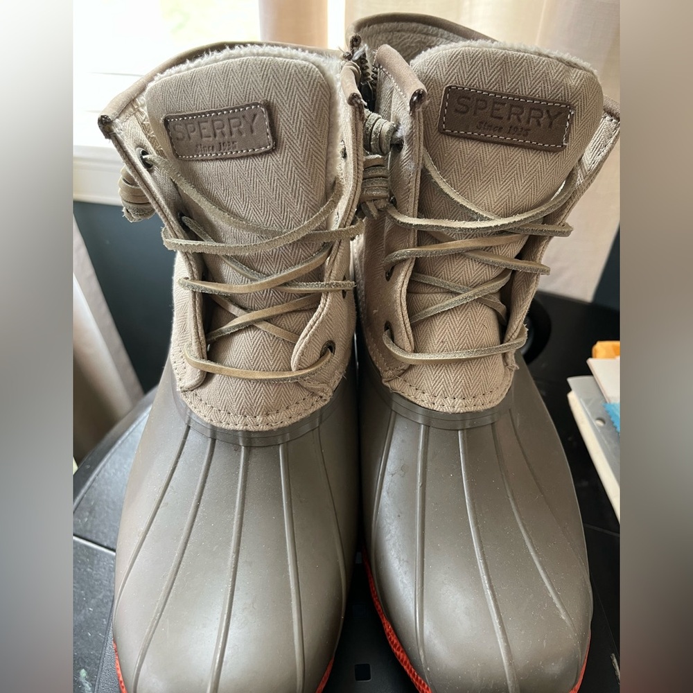 Sperry tan canvas boots with orange soles